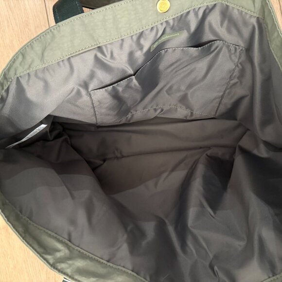 Lululemon Daily Multi-Pocket Tote | Bayleaf Green | Commuter/Gym Bag- NWT - Picture 6 of 10